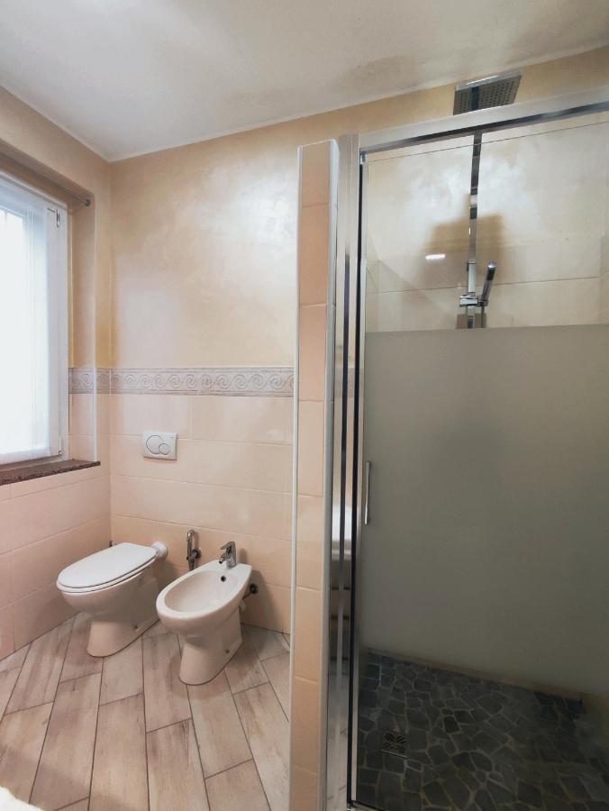 Villa Ormeni Cardano Al Campo Phòng bức ảnh
