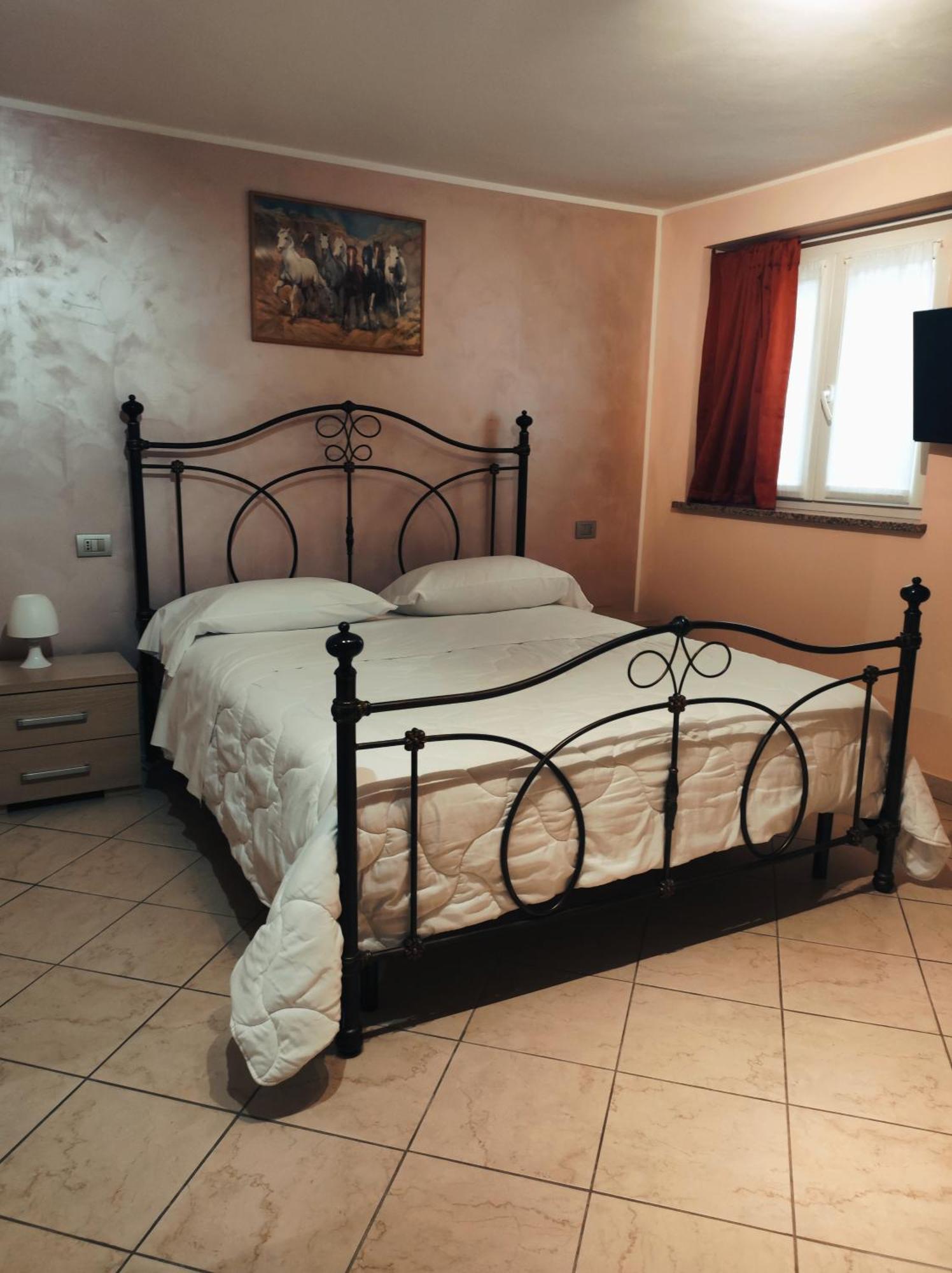 Villa Ormeni Cardano Al Campo Ngoại thất bức ảnh