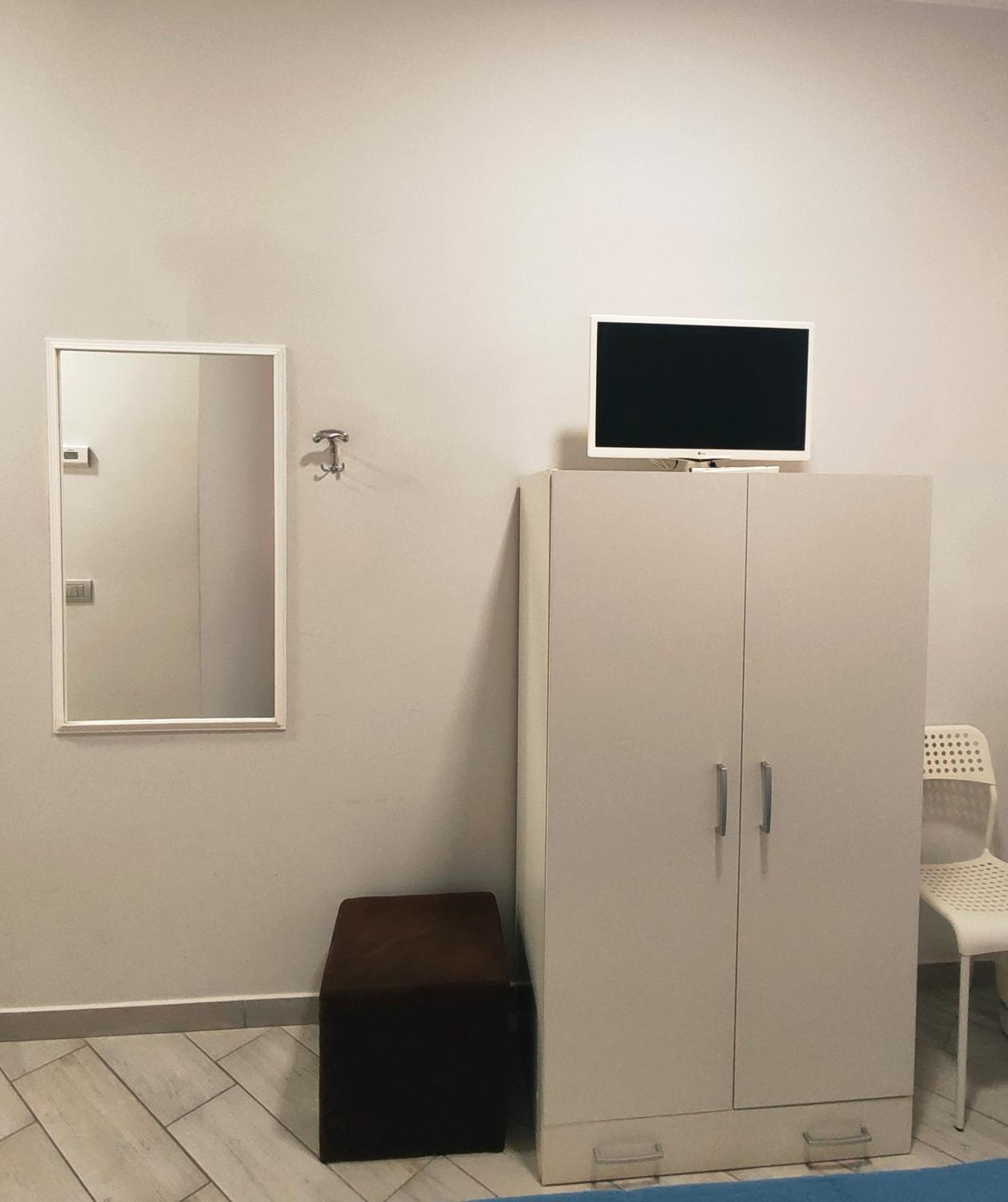 Villa Ormeni Cardano Al Campo Phòng bức ảnh