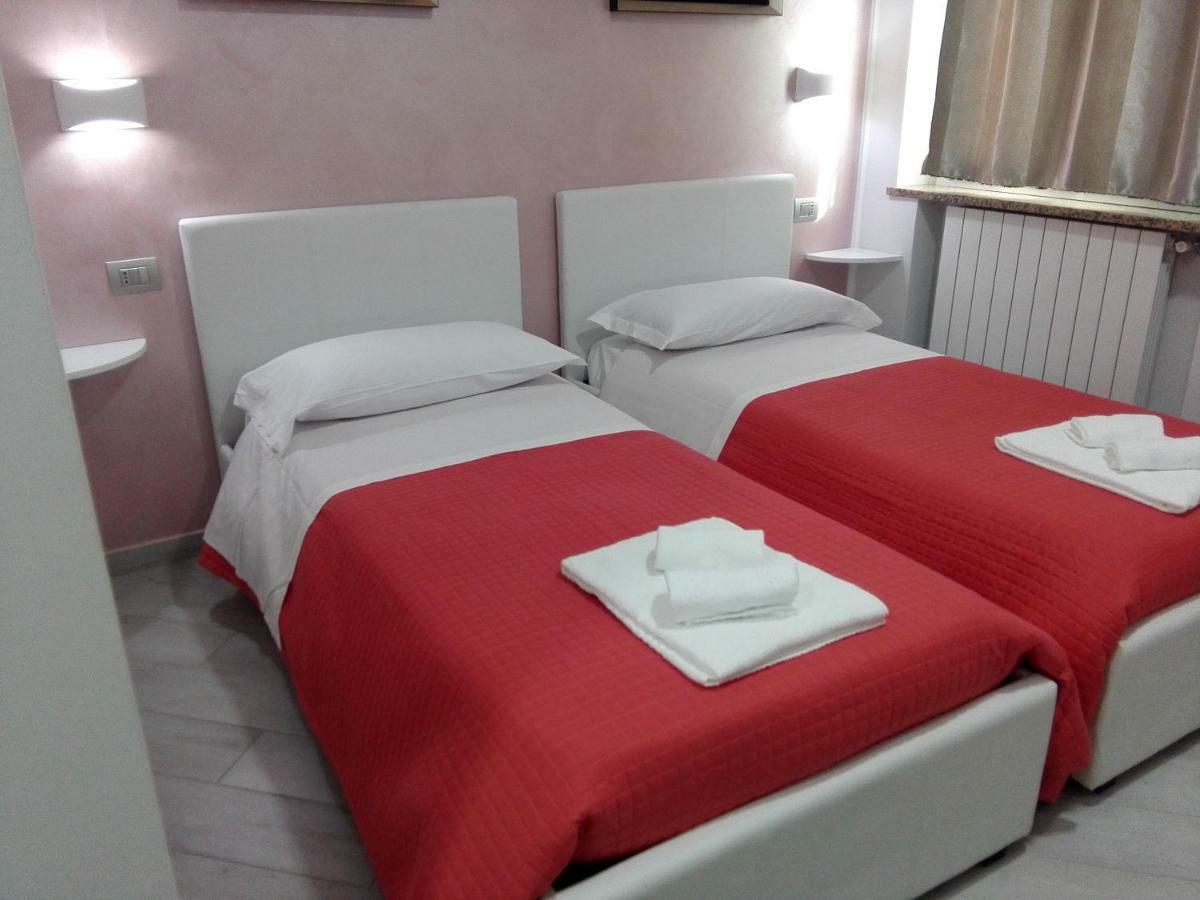 Villa Ormeni Cardano Al Campo Ngoại thất bức ảnh