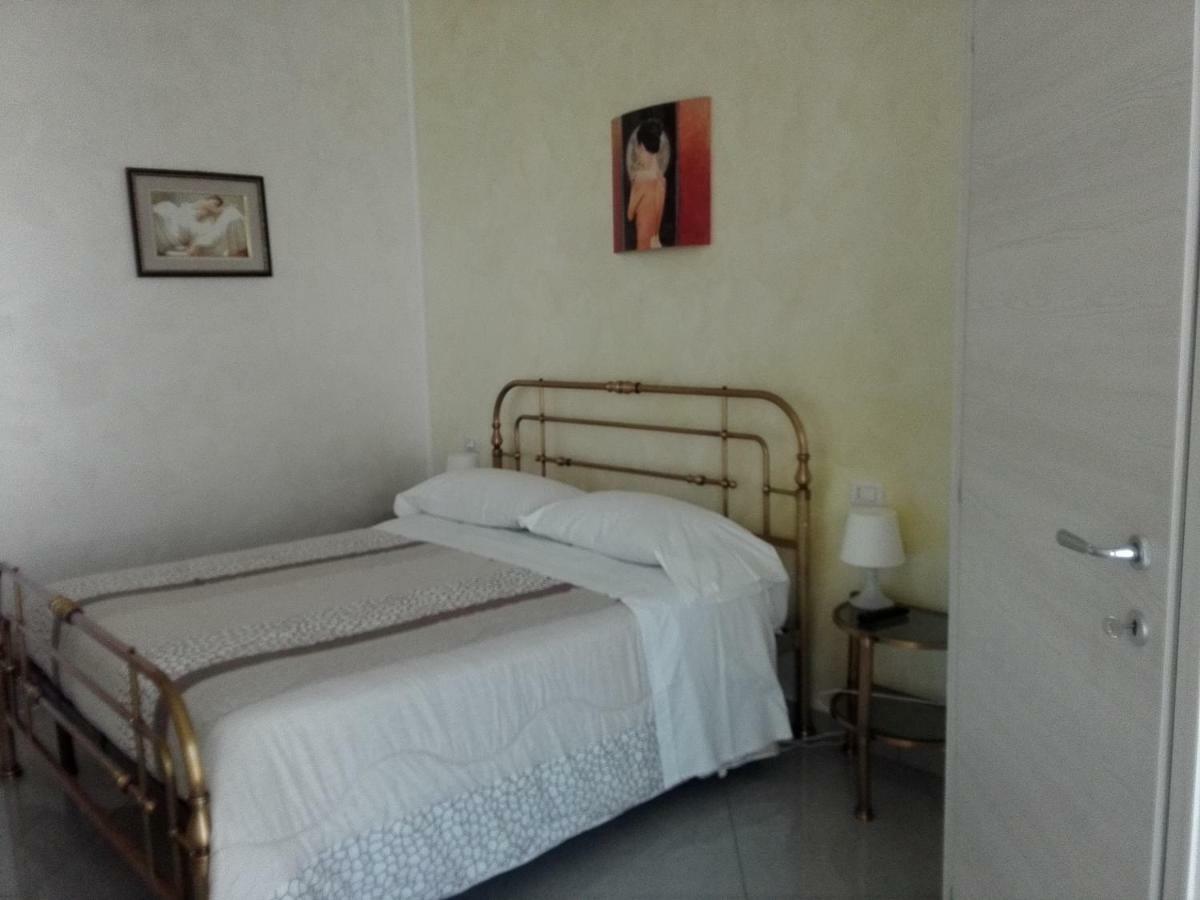 Villa Ormeni Cardano Al Campo Ngoại thất bức ảnh